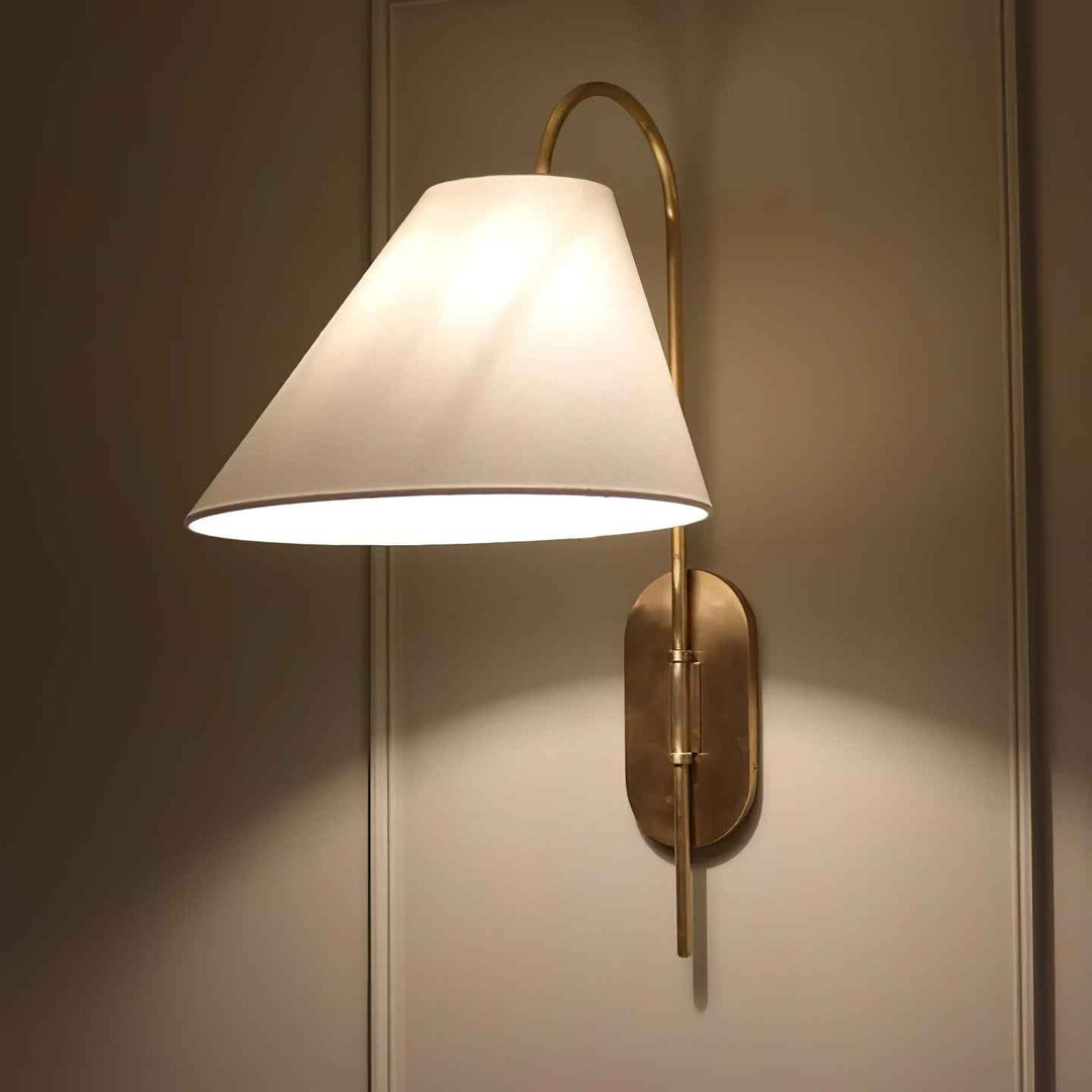Lampe Nyphaiel en Laiton – Design Contemporain