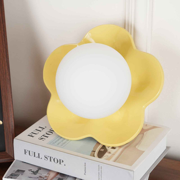 Petalia Résine 20cm Blanc LED 5W