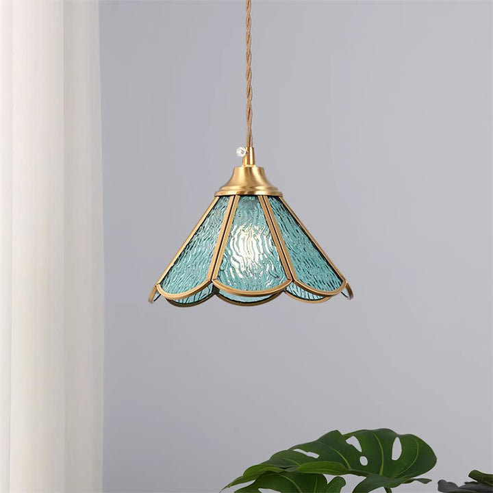 Suspension en Verre Bleu Texturé et Laiton Festonné Art Nouveau - Neutralighting