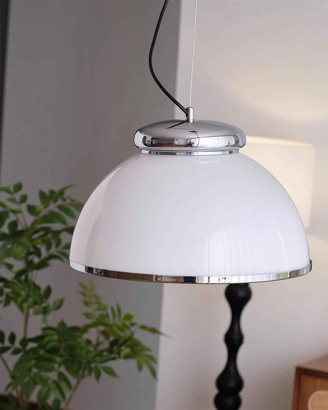 Lita Suspension Lampe Dôme en Verre Bordure Chrome - Neutralighting