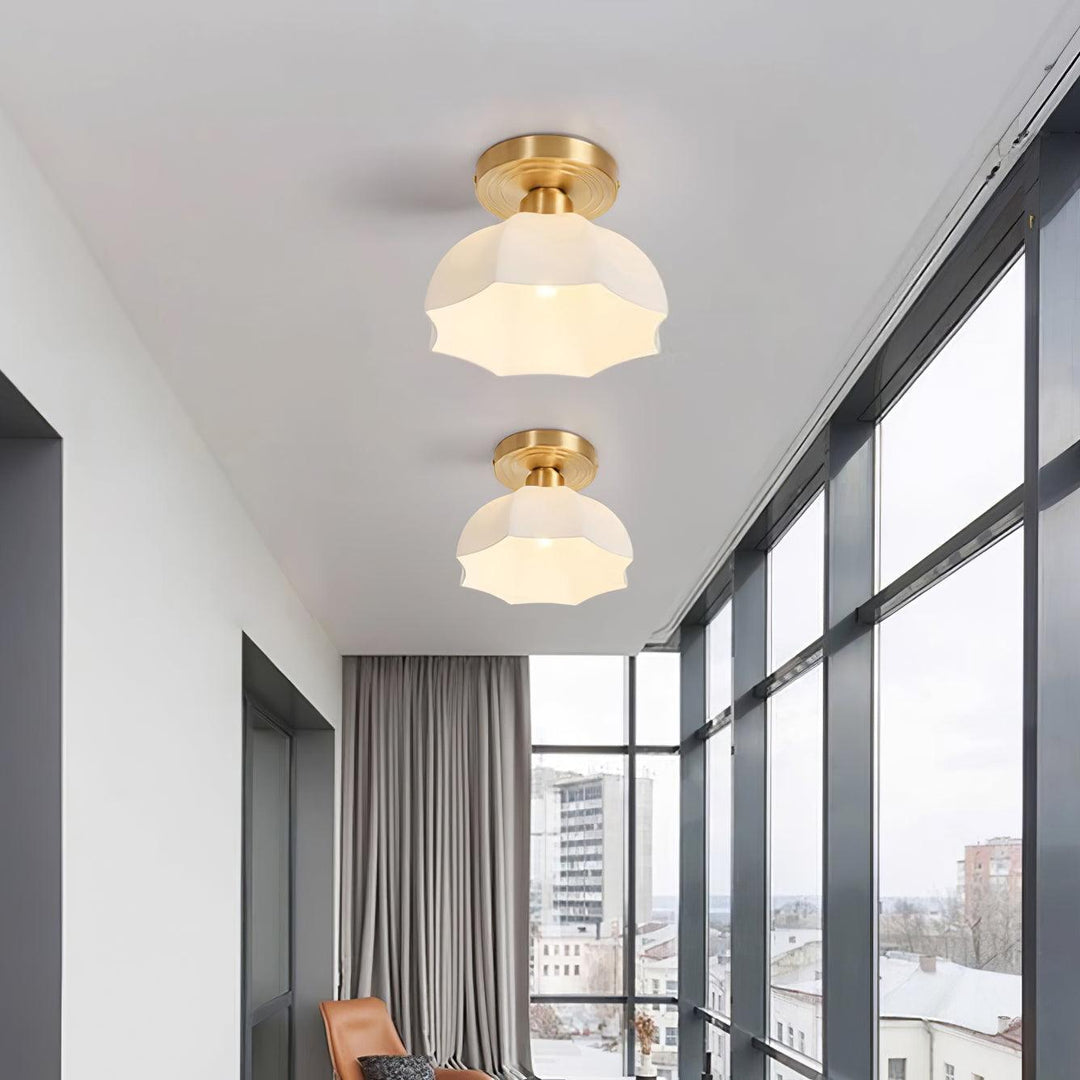 Avelin Plafonnier encastré avec base en laiton et verre opale - Neutralighting