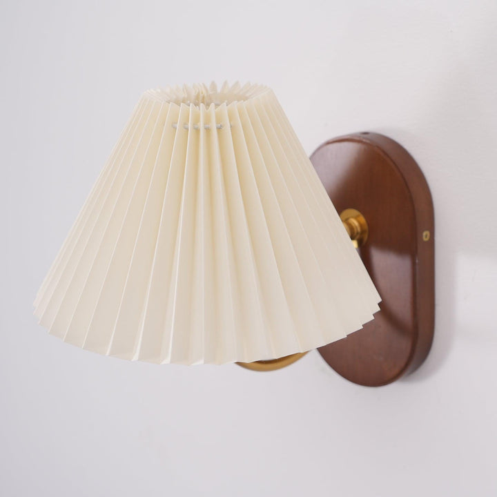 Solenne Applique murale vintage à abat-jour plissé - Neutralighting
