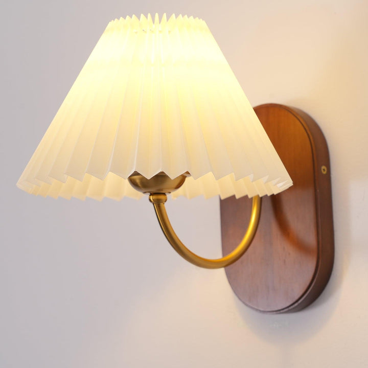 Solenne Applique murale vintage à abat-jour plissé - Neutralighting