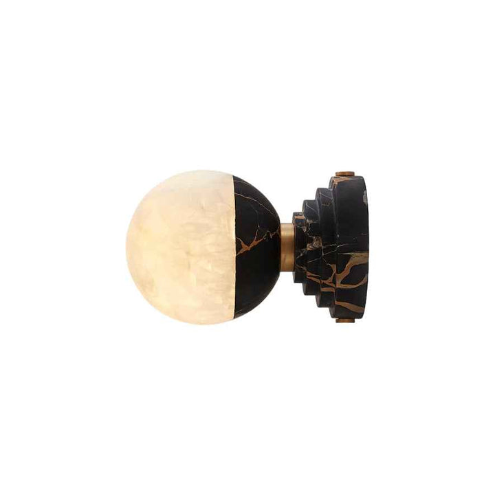 Lampe Nythee en Laiton – Design Contemporain