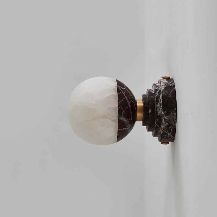 Lampe Nythee en Laiton – Design Contemporain