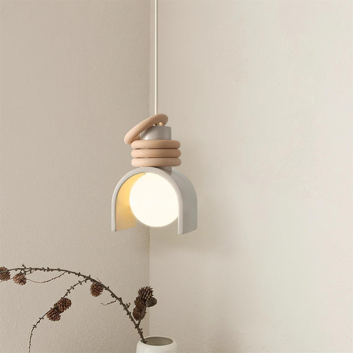 Elysin Une suspension avec globe en verre réchauffe les salles à manger Artistiques - Neutralighting