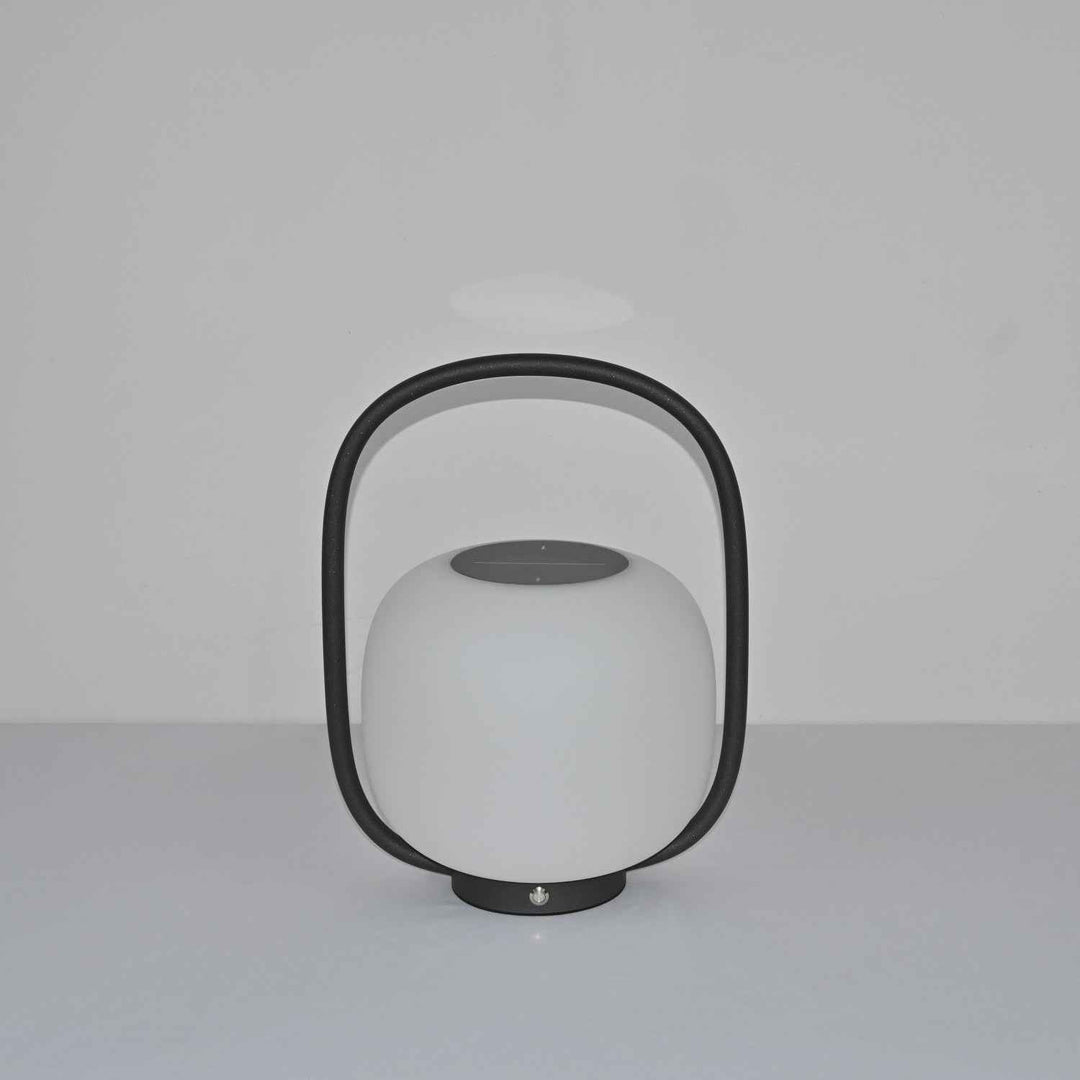 Lampe on en Acier – Design Contemporain