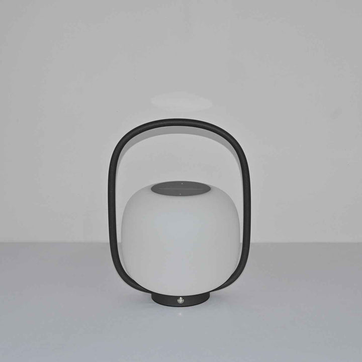 Lampe on en Acier – Design Contemporain