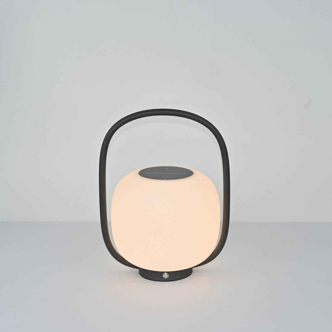 Lampe on en Acier – Design Contemporain