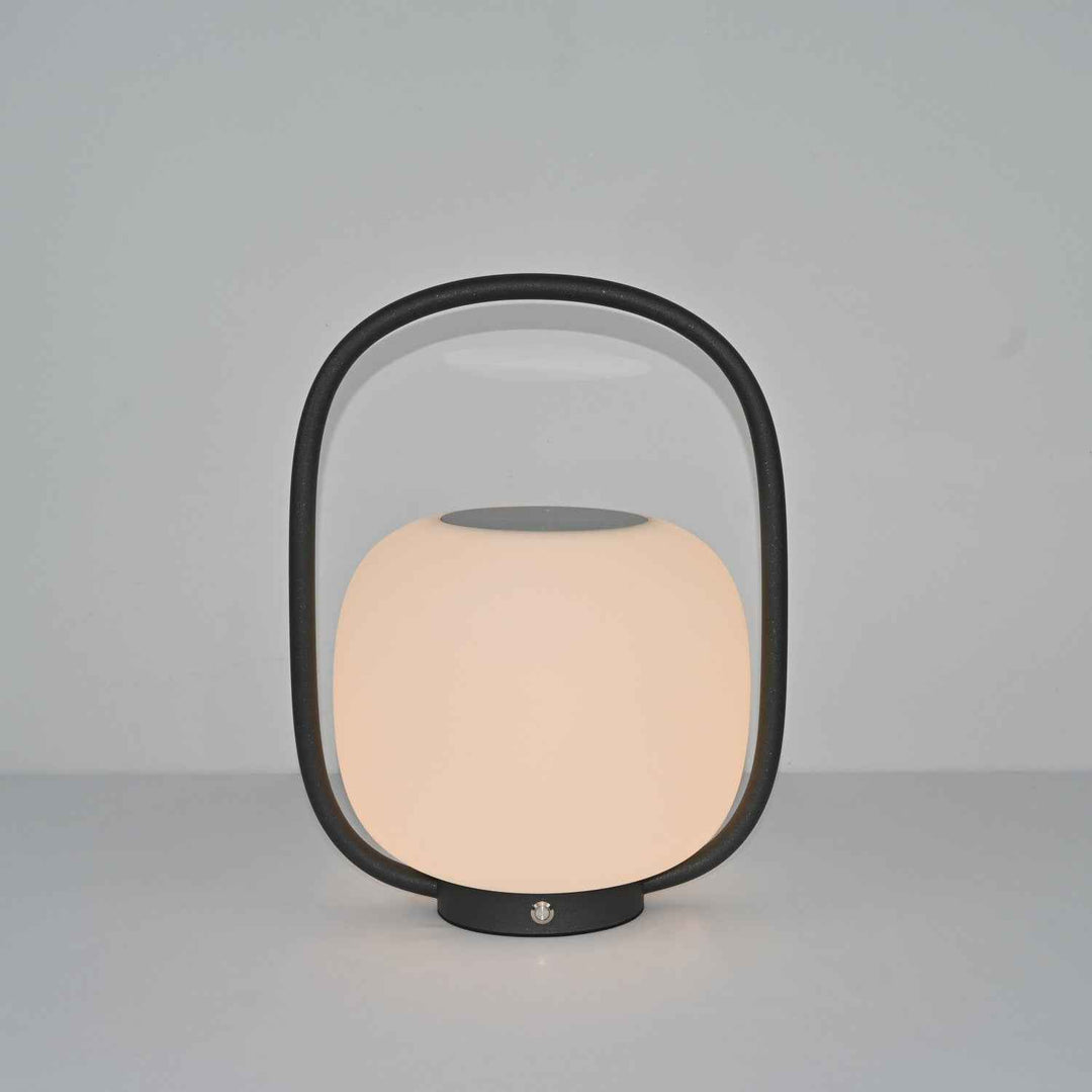 Lampe on en Acier – Design Contemporain