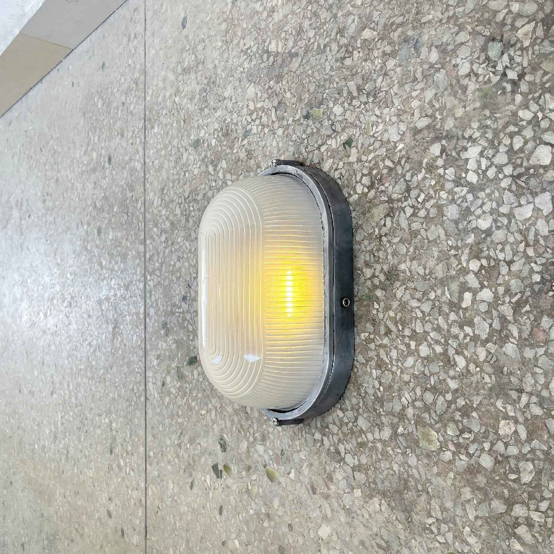Lampe Oshaen en Verre – Élégance Moderne