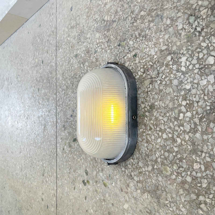 Lampe Oshaen en Verre – Élégance Moderne