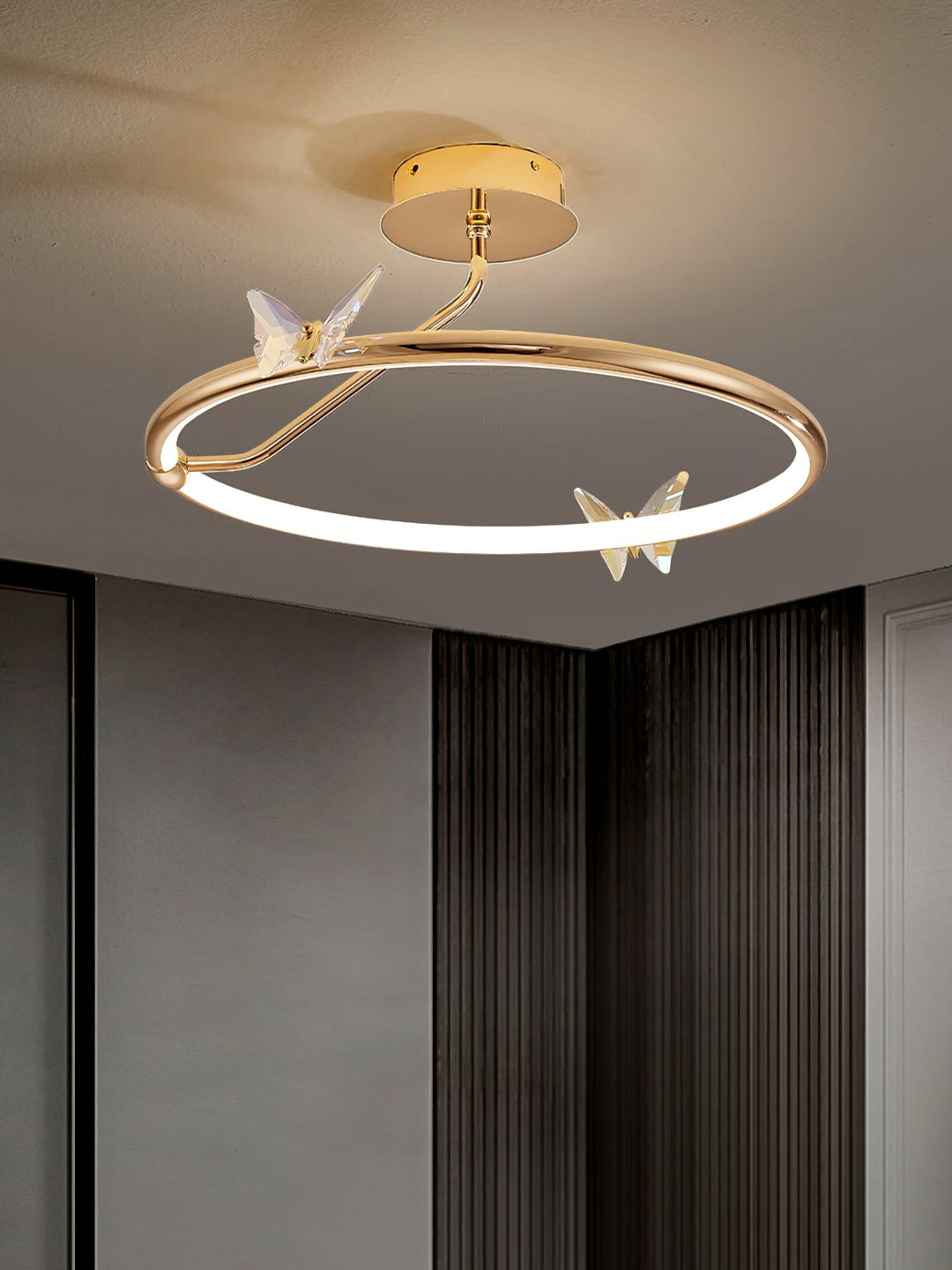 Solara Plafonnier Papillon avec Accents en Cristal et Anneau LED - Neutralighting