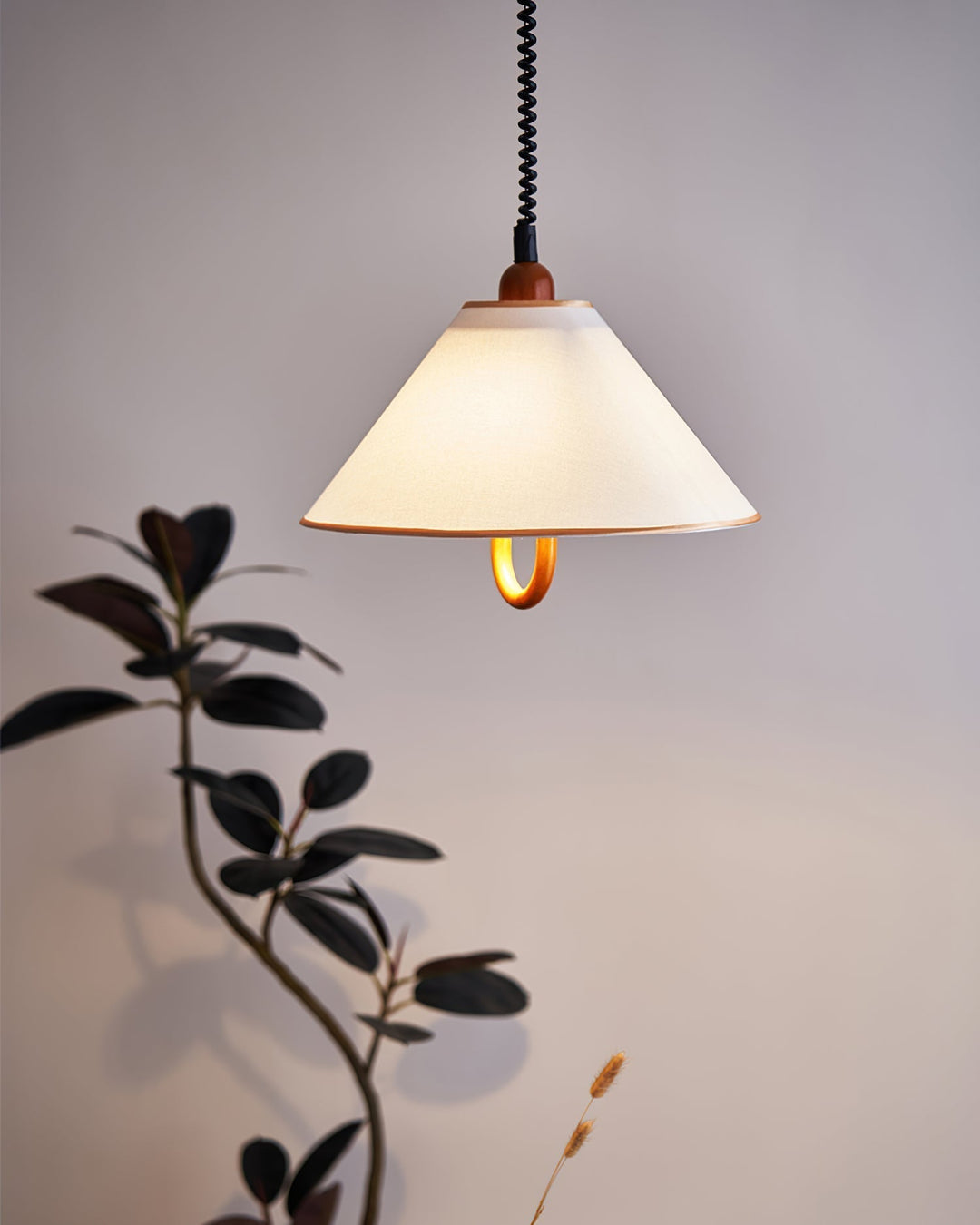 Makoto Suspension Lampe Tissu Cone Bois Réglable - Neutralighting