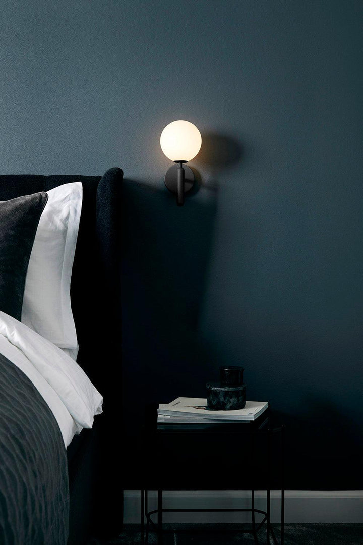 Lustra Wall Lamp Plug In Glass Globe Nordic - Neutralighting