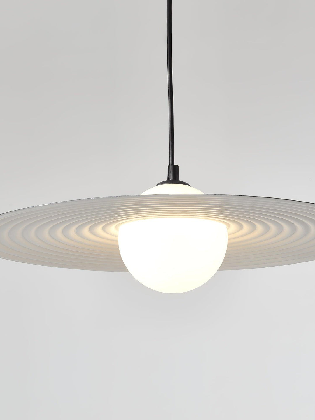 Lustra Suspension en Plaque LED PE Blanche et Noire - Neutralighting