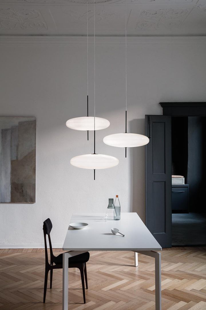 Lustra Suspension Noir Peint Réuni pour Salon - Neutralighting