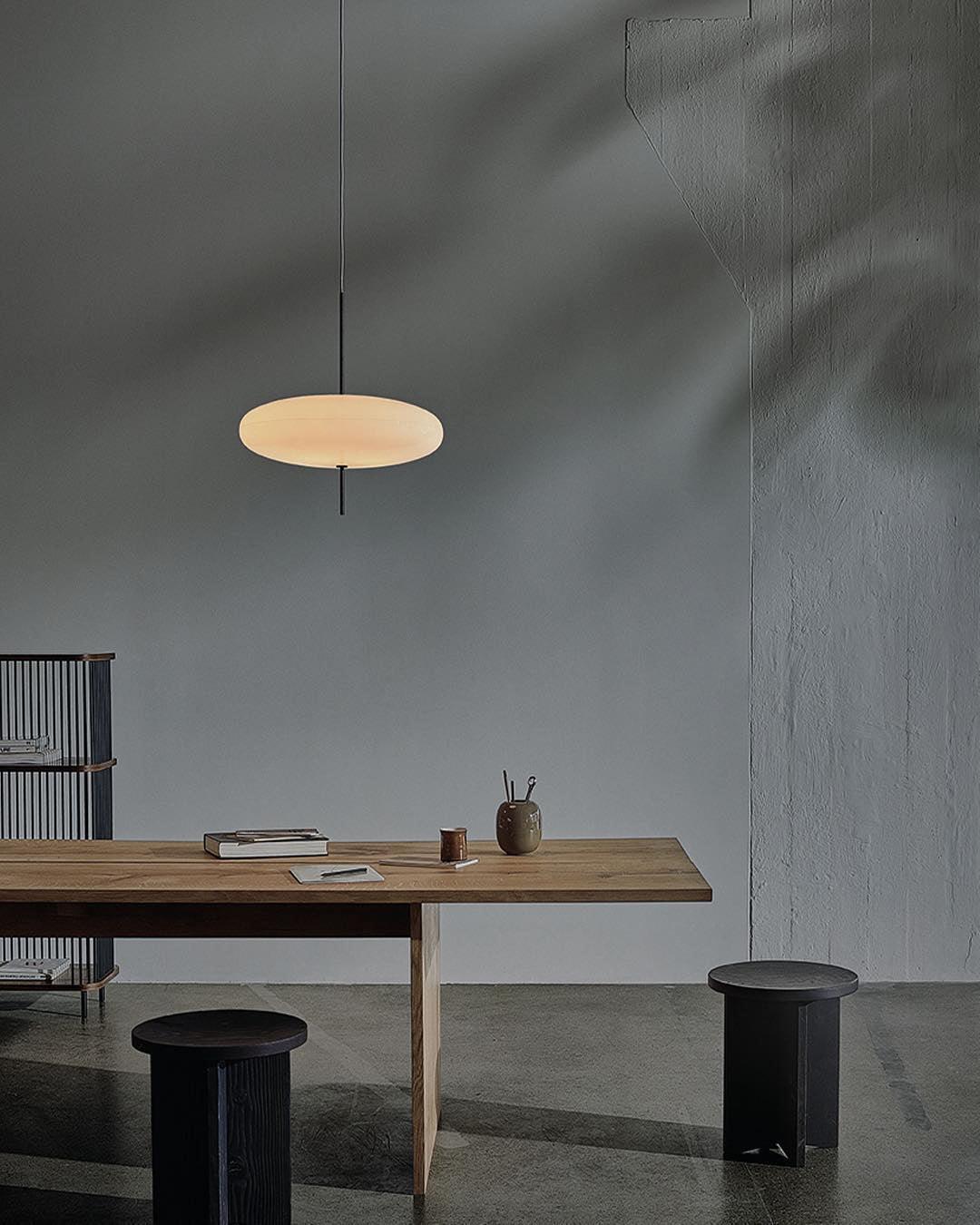 Lustra Suspension Noir Peint Réuni pour Salon - Neutralighting