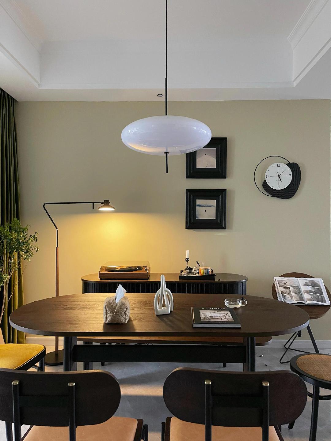 Lustra Suspension Noir Peint Réuni pour Salon - Neutralighting