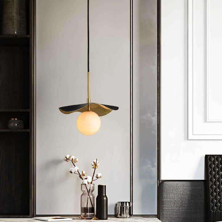 Lampe Ivvynen en Laiton – Design Contemporain