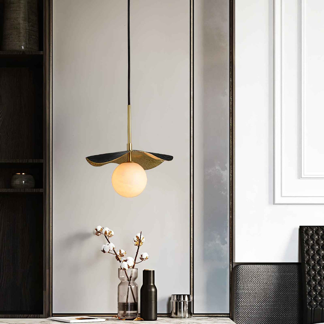 Lampe Ivvynen en Laiton – Design Contemporain