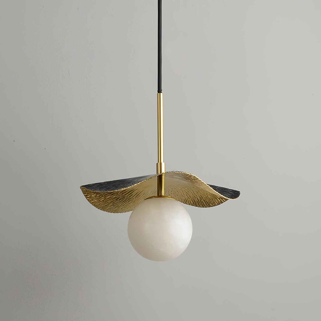 Lampe Ivvynen en Laiton – Design Contemporain