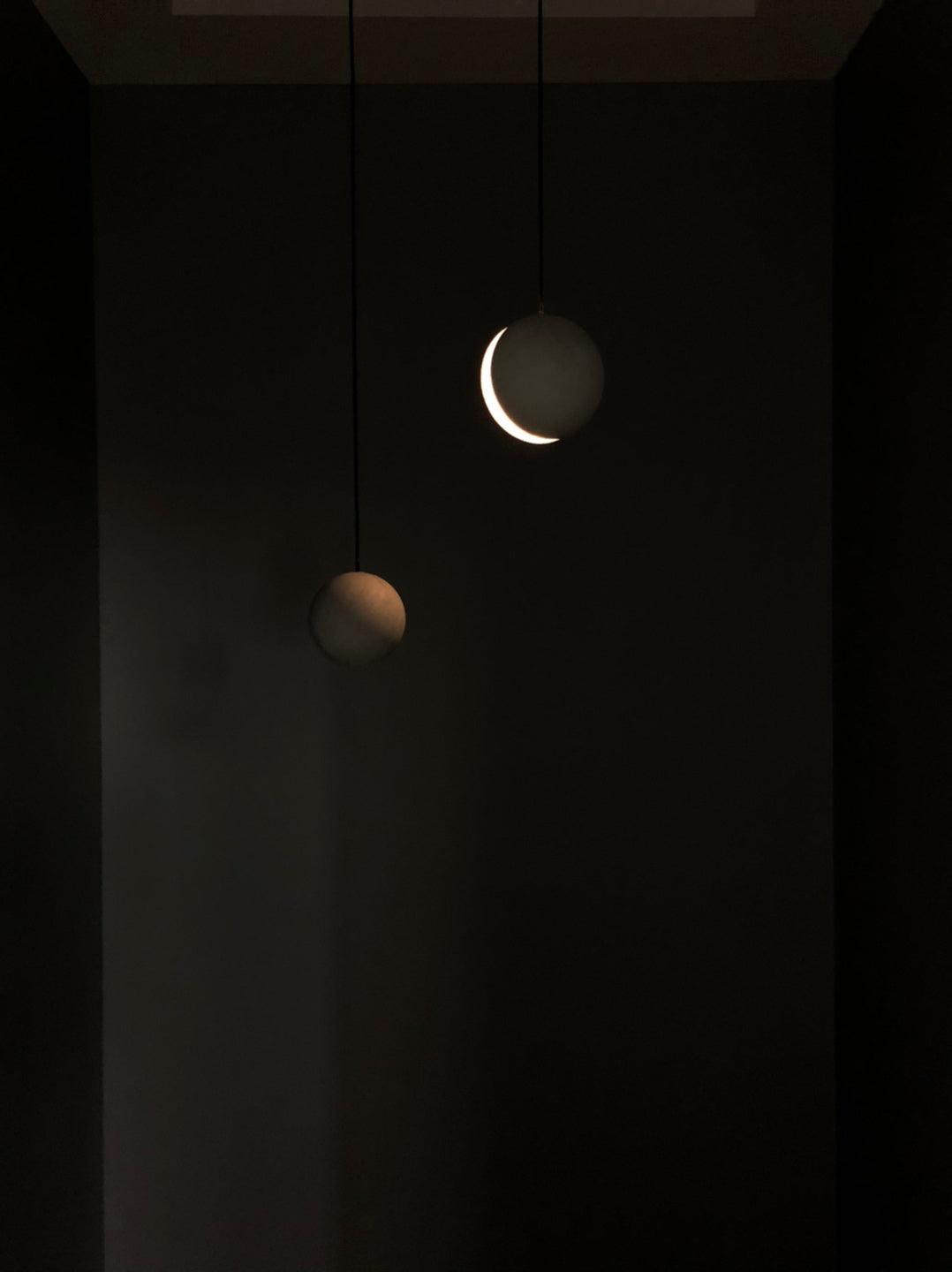 Solara Suspension Sphère en Béton Lune Minimaliste - Neutralighting