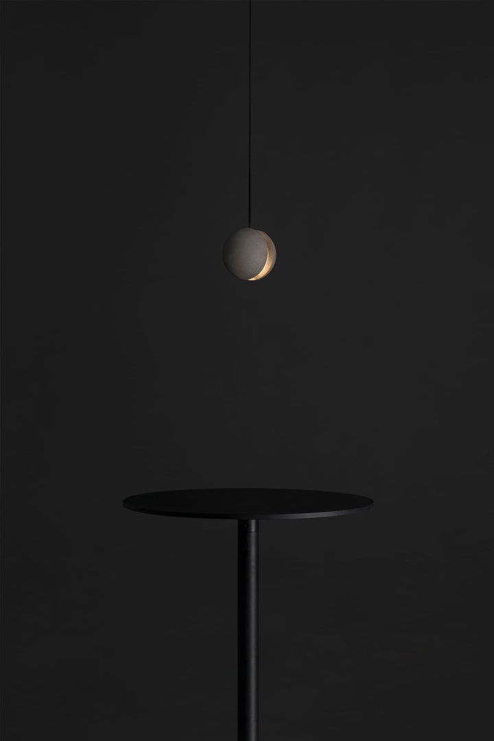Solara Suspension Sphère en Béton Lune Minimaliste - Neutralighting