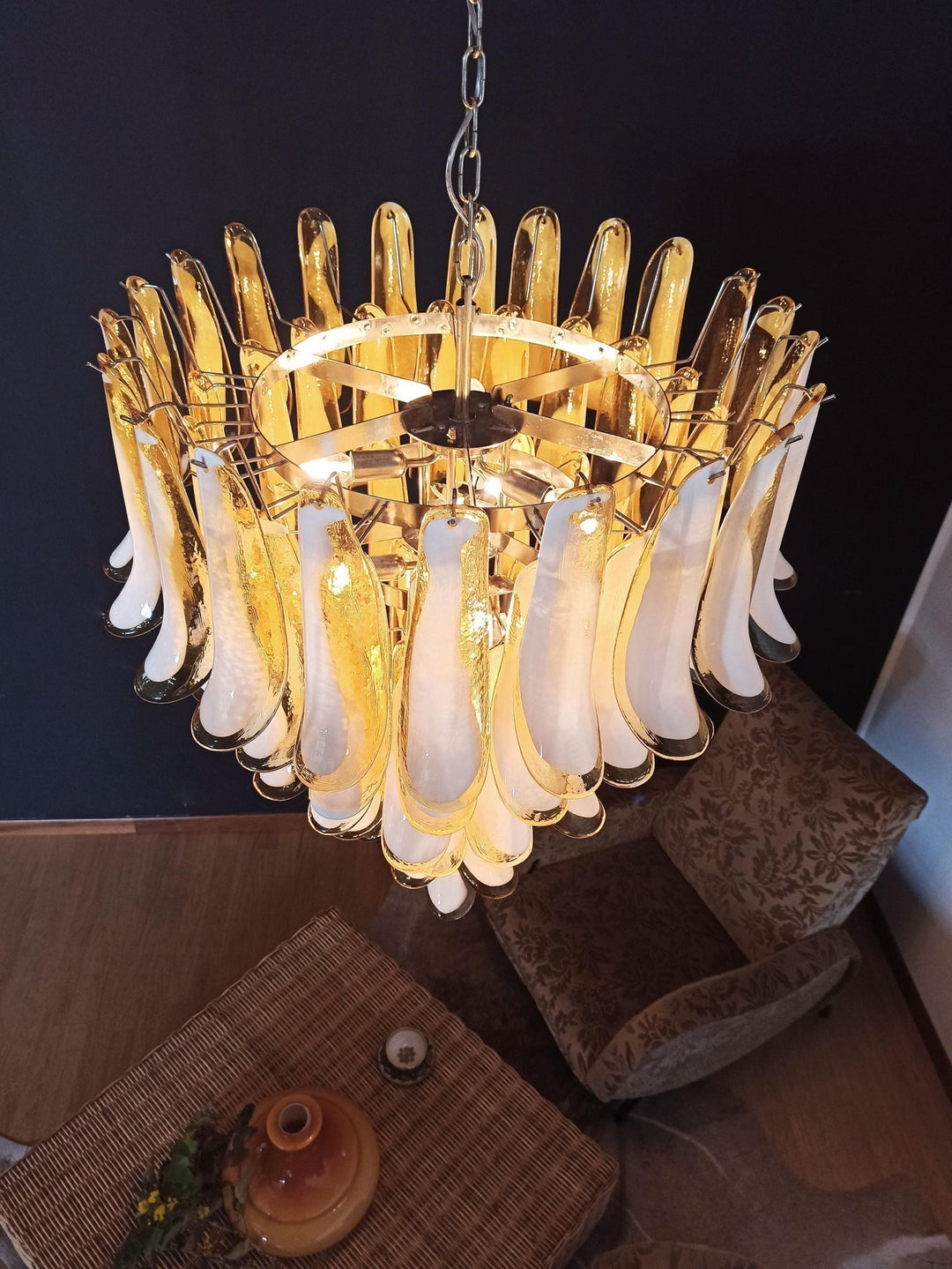 Alsorisra Lustre Postmoderne de Luxe en Verre Pétale - Neutralighting