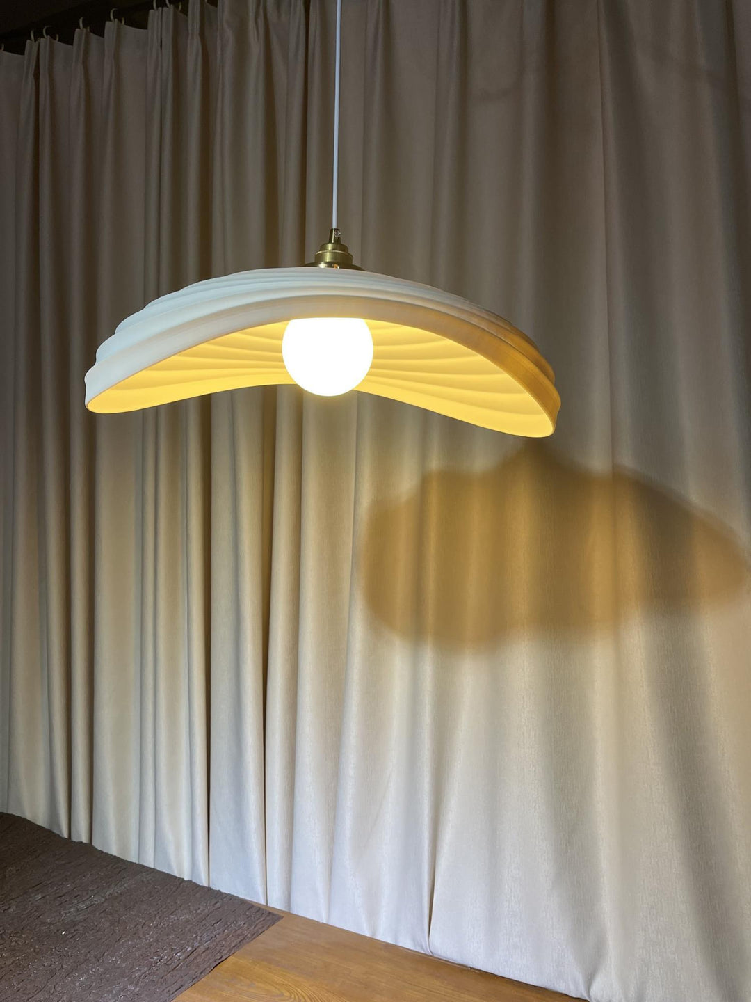 Lila Suspension Moderne en Résine - Neutralighting