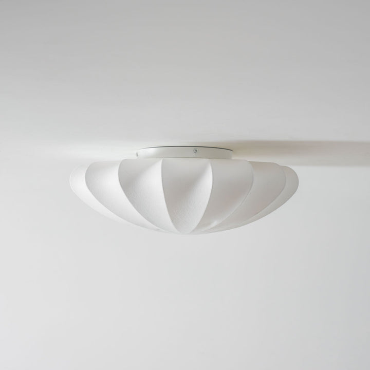 Solara Plafonnier Tissu Coquillage Sculptural Élégant - Neutralighting