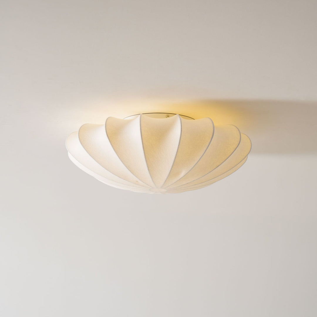Solara Plafonnier Tissu Coquillage Sculptural Élégant - Neutralighting