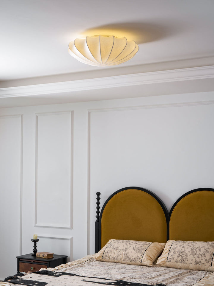 Solara Plafonnier Tissu Coquillage Sculptural Élégant - Neutralighting