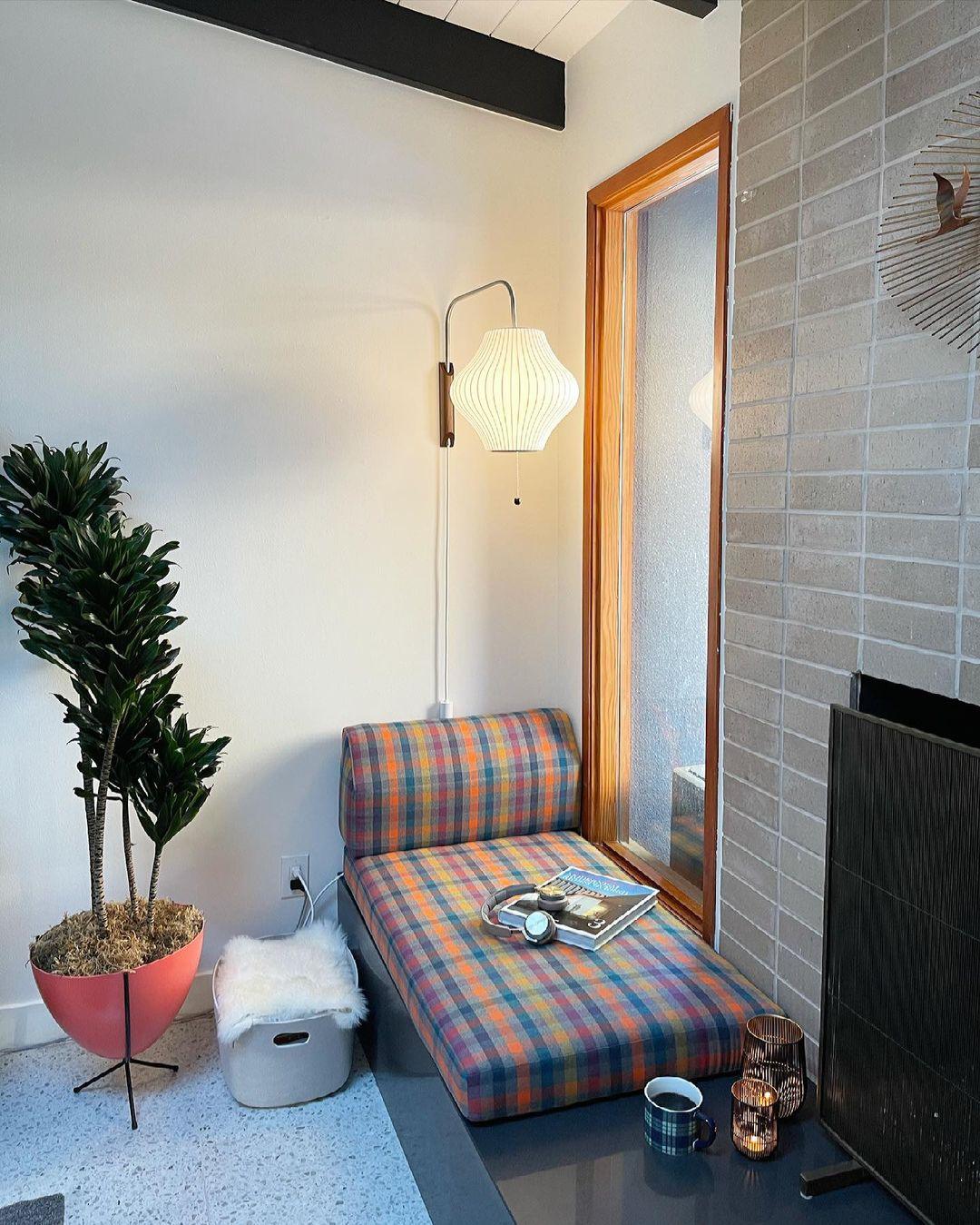 Lustra Wall Sconce Walnut Ball - Neutralighting