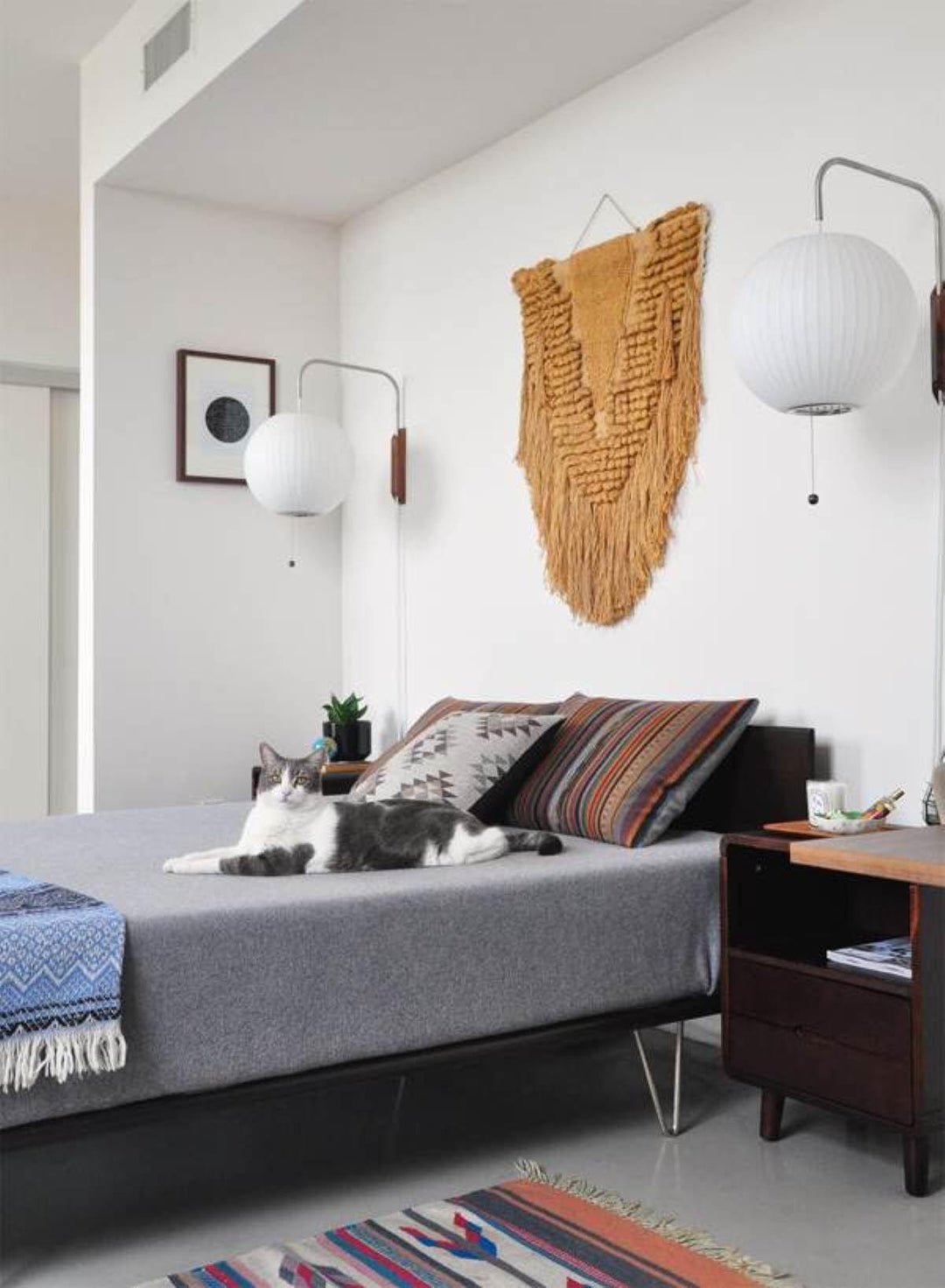 Lustra Wall Sconce Walnut Ball - Neutralighting