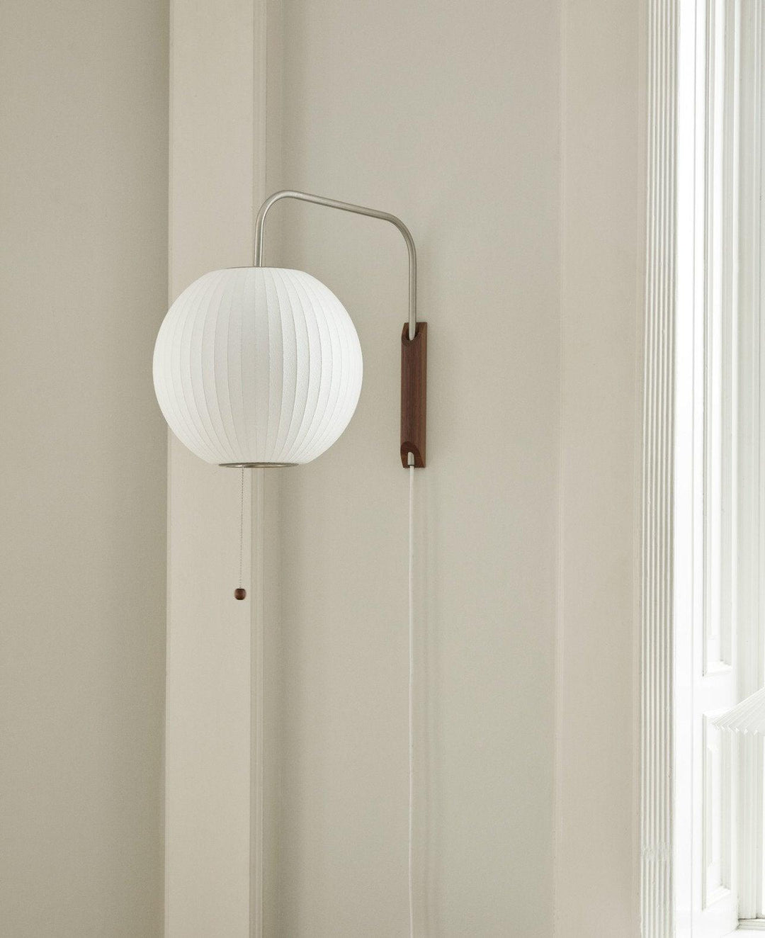 Lustra Wall Sconce Walnut Ball - Neutralighting
