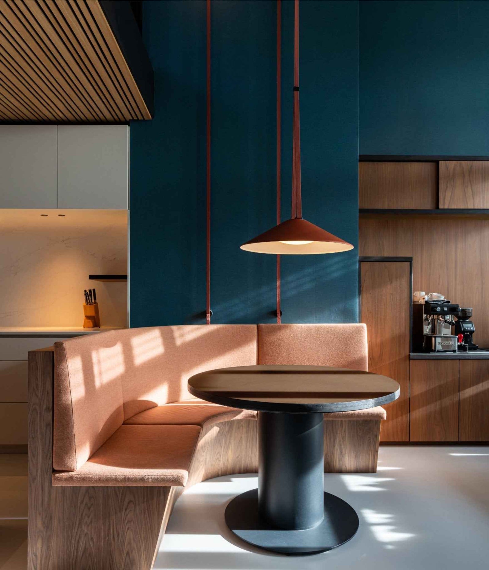 Lampe lyn en Métal – Design Contemporain