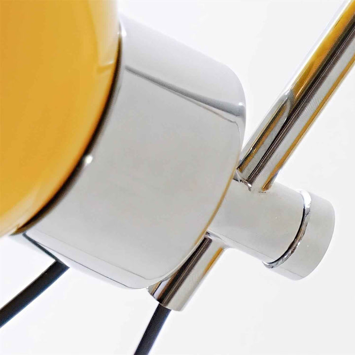 Lampe Nova en Métal – Élégance Moderne