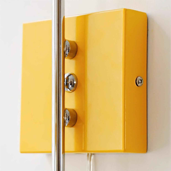 Lampe Nova en Métal – Élégance Moderne
