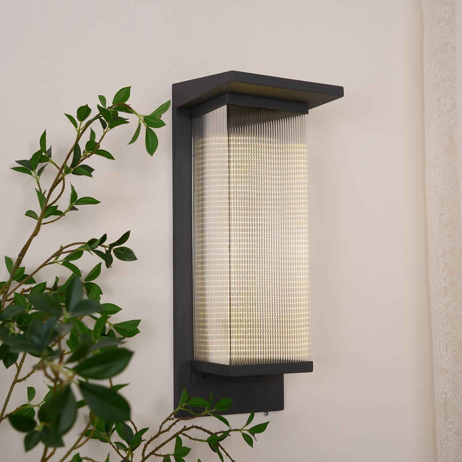 Dependable Acrylique 18cm Noir LED 5W
