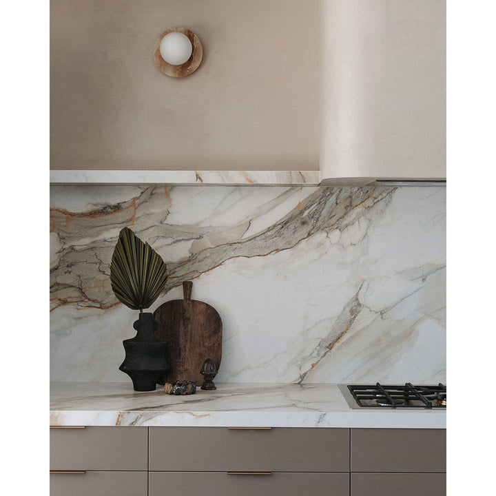 Ovyna Applique Murale Moderne Minimaliste en Verre et Onyx - Neutralighting