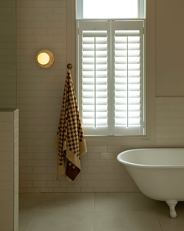 Ovyna Applique Murale Moderne Minimaliste en Verre et Onyx - Neutralighting