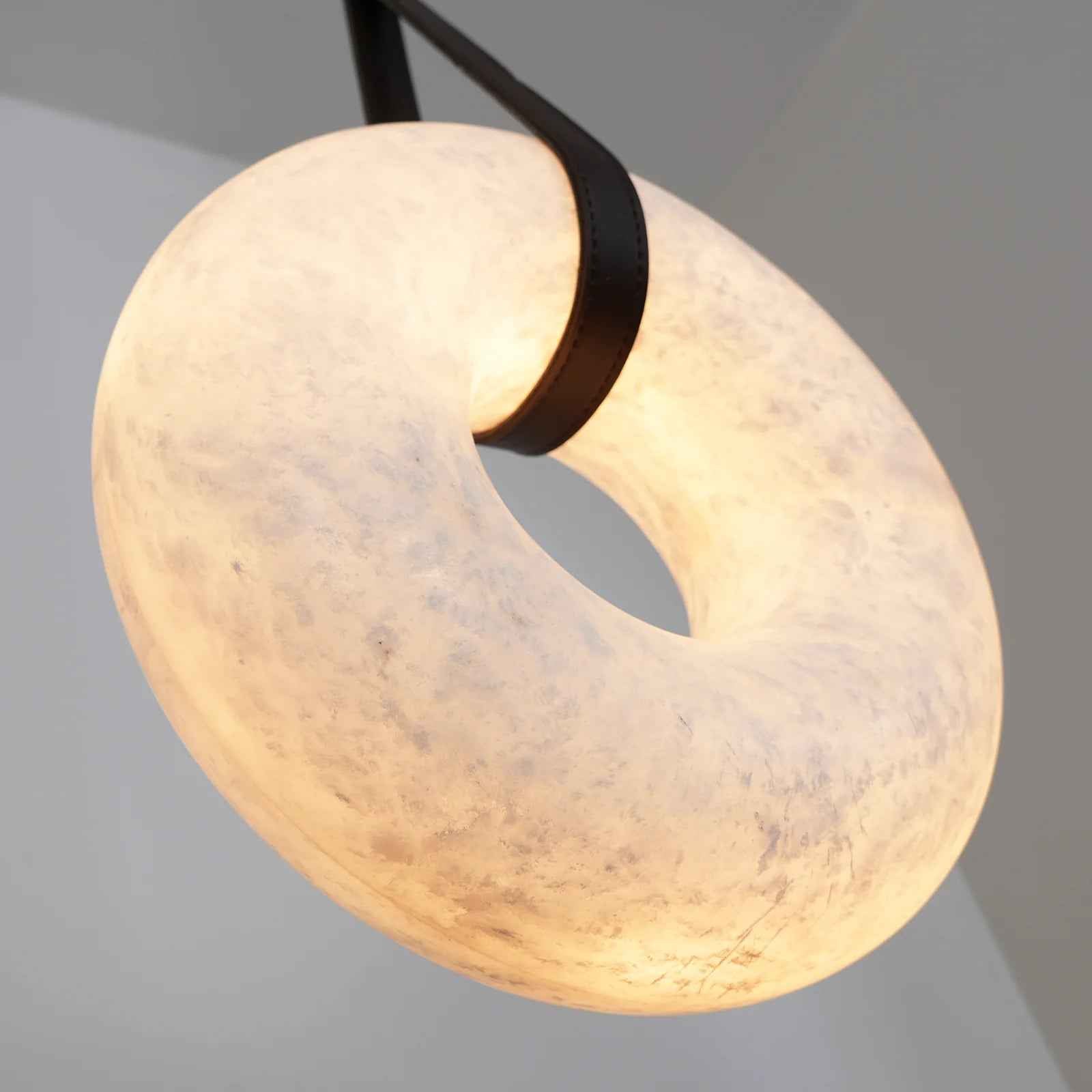 Suspension Aurtala en Laiton – Suspension Contemporaine