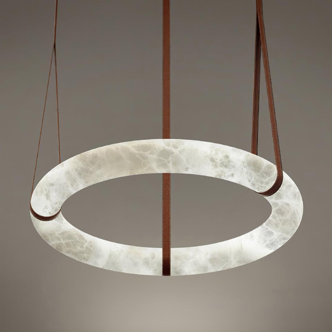 Aira Suspension Lampe Anneau en albâtre Lanières en cuir Luxe scandinave - Neutralighting