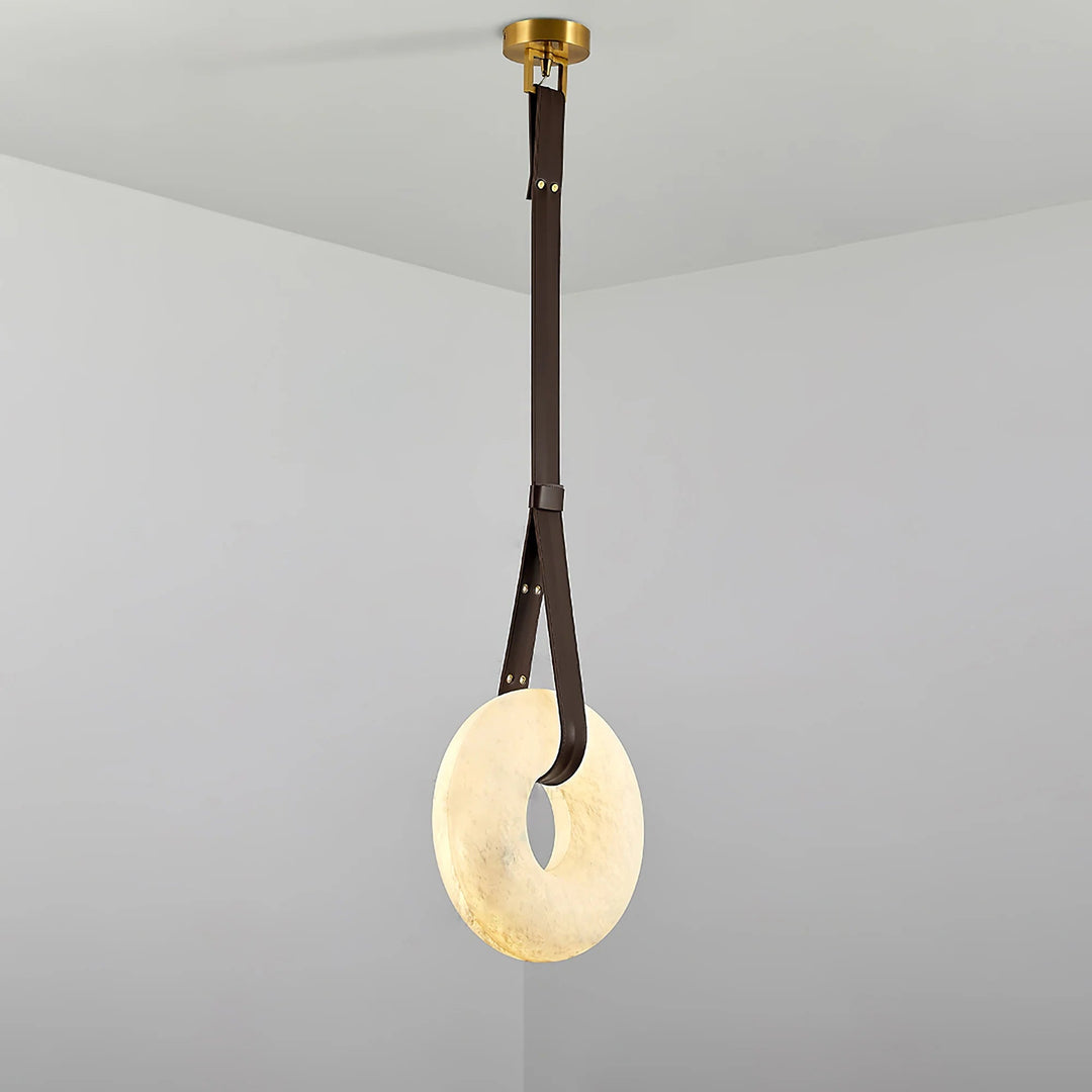 Suspension Alabaster Ring Triple lanières en cuir Nordic Luxe - Neutralighting