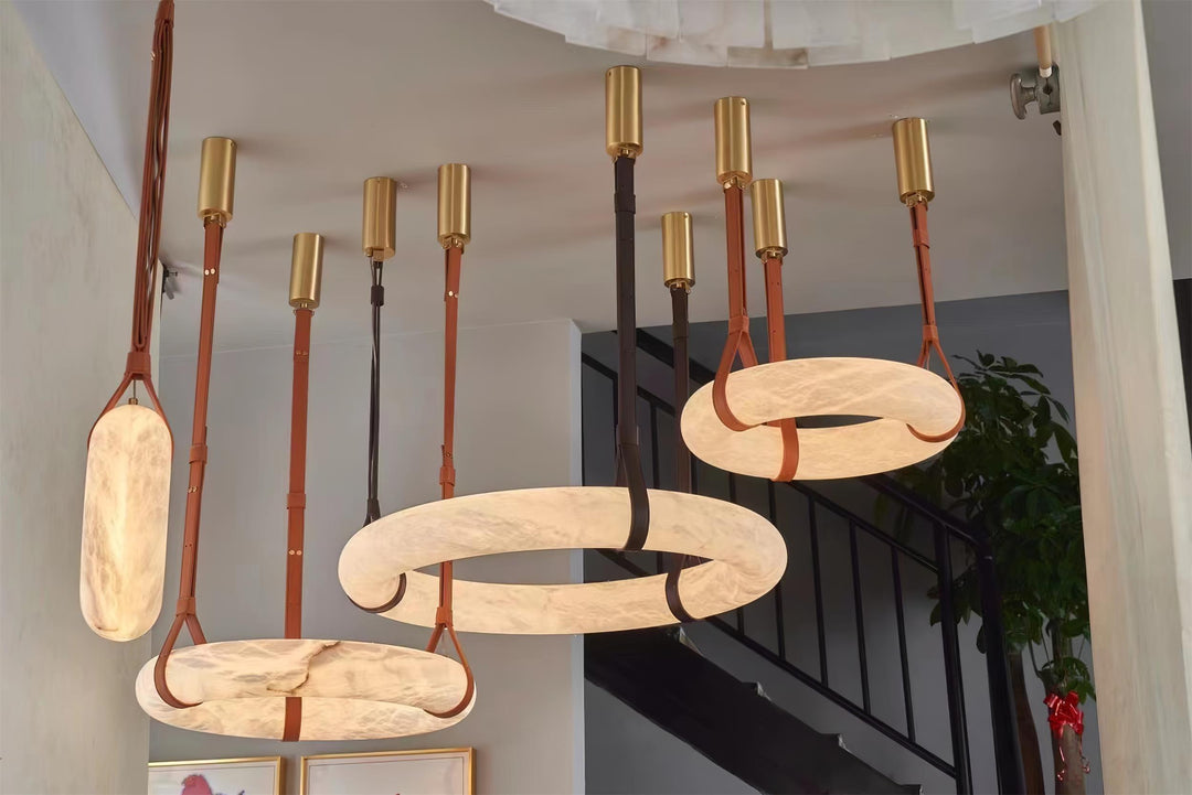 Aira Suspension Lampe Anneau en albâtre Lanières en cuir Luxe scandinave - Neutralighting