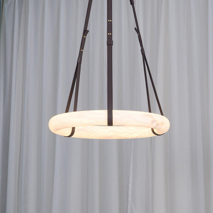 Suspension Alabaster Ring Triple lanières en cuir Nordic Luxe - Neutralighting