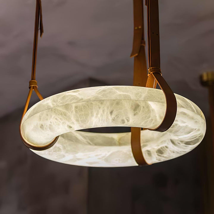 Aira Suspension Lampe Anneau en albâtre Lanières en cuir Luxe scandinave - Neutralighting