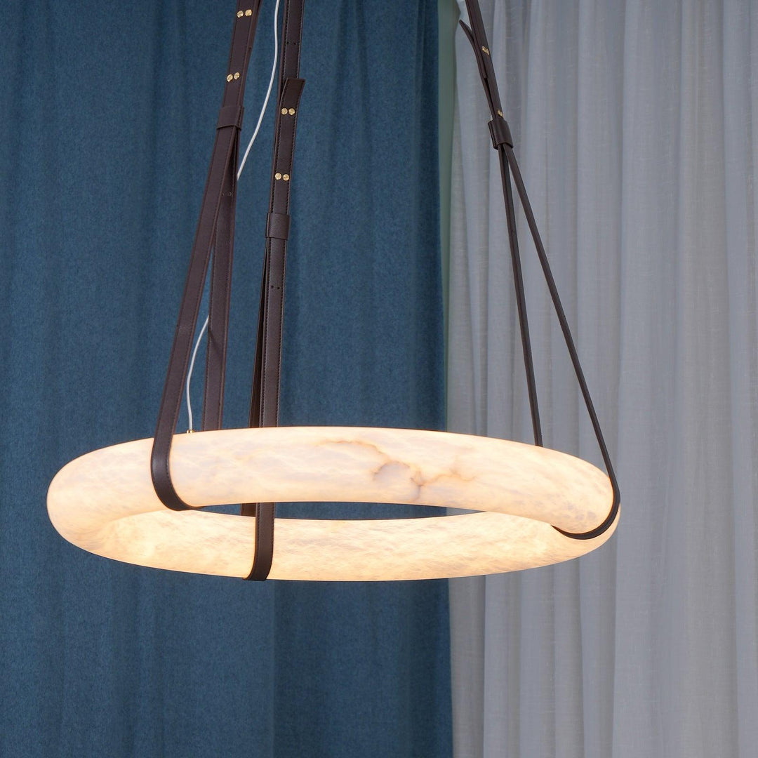 Aira Suspension Lampe Anneau en albâtre Lanières en cuir Luxe scandinave - Neutralighting