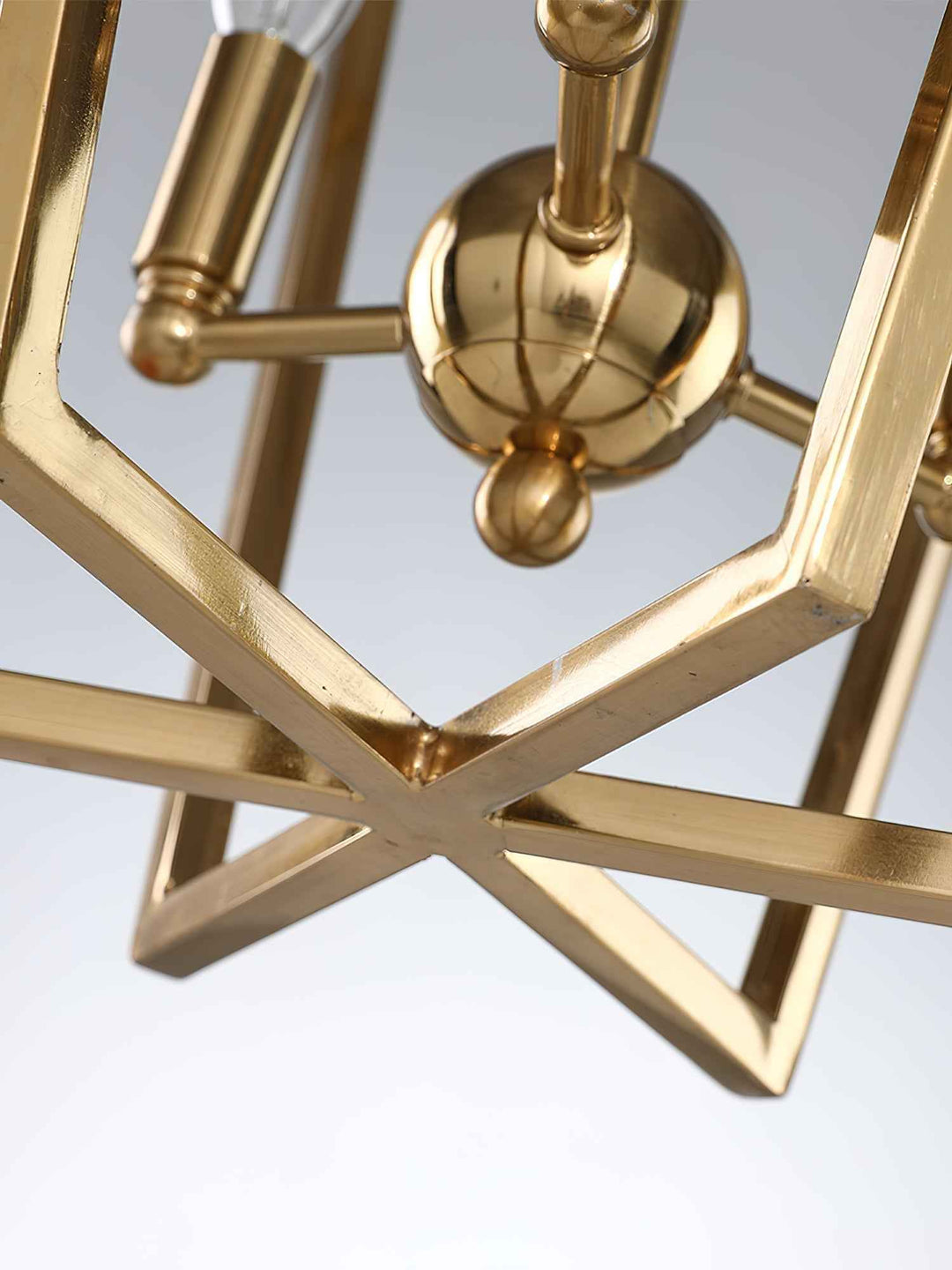 Lampe Elthaaris en Laiton – Design Contemporain